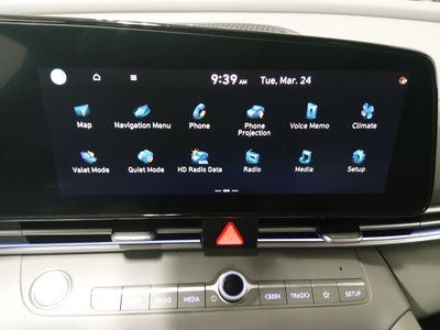 2024 Hyundai Elantra — photo 18 view