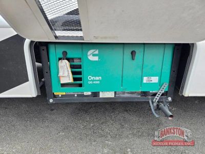 2022 Freedom Elite 27FE — engine compartment view