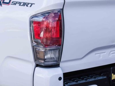 2018 Toyota Tacoma - Photo 6