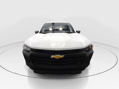 2024 Chevrolet Colorado - Photo 2