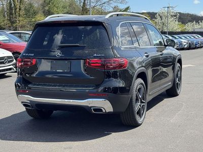 2026 Mercedes-Benz GLB — photo 10 view