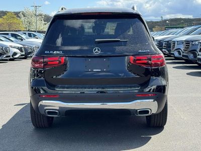 2026 Mercedes-Benz GLB — photo 9 view