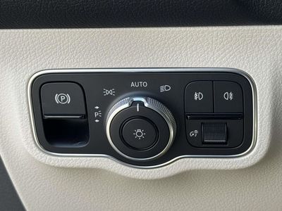 2026 Mercedes-Benz GLB — photo 19 view