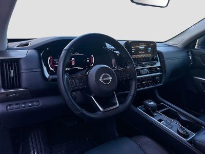 2024 Nissan Pathfinder — photo 9 view