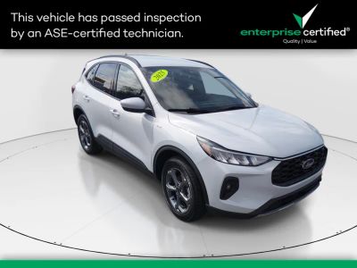 2025 Ford Escape ST-Line Select AWD — front three-quarter view