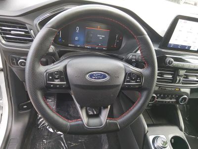 2025 Ford Escape — photo 12 view