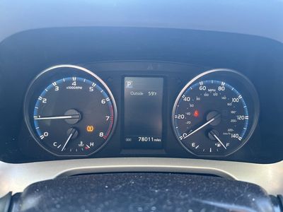 2017 Toyota RAV4 - Photo 2