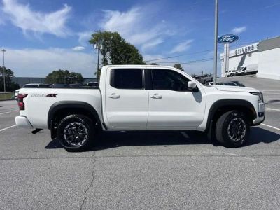 2025 Nissan Frontier - Photo 2