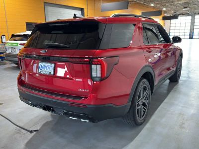 2025 Ford Explorer — detail view