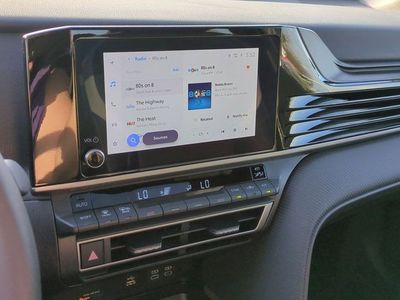 2025 Toyota Camry - Photo 12