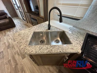 2018 Keystone RV Cougar X-lite - Photo 12