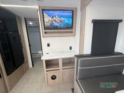 2025 Grand Design Imagine XLS — photo 10 view