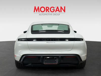 2025 Porsche Taycan — photo 8 view