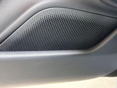 2025 Porsche Taycan — photo 24 view
