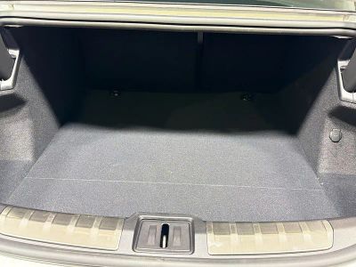 2025 Porsche Taycan — photo 13 view