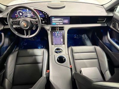 2025 Porsche Taycan — photo 16 view