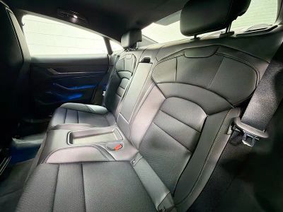 2025 Porsche Taycan — photo 21 view
