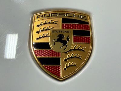 2025 Porsche Taycan — photo 12 view