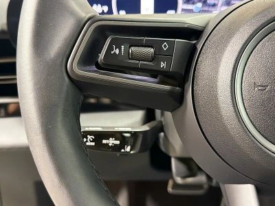 2025 Porsche Taycan — photo 35 view