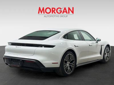 2025 Porsche Taycan — photo 7 view