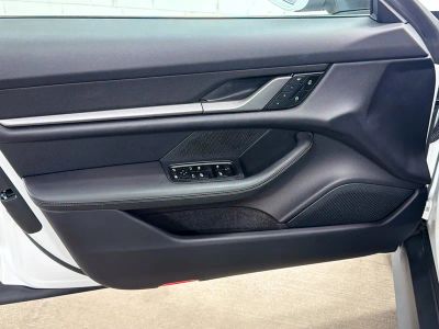 2025 Porsche Taycan — photo 22 view