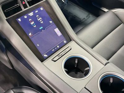 2025 Porsche Taycan — photo 27 view