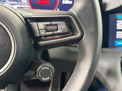 2025 Porsche Taycan — photo 36 view