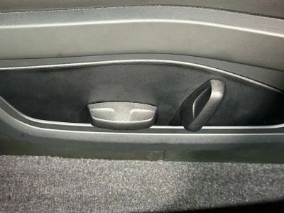 2025 Porsche Taycan — photo 25 view