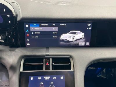 2025 Porsche Taycan — photo 28 view