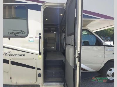 2021 Coachmen RV Leprechaun — photo 17 view