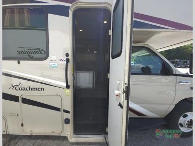 2021 Coachmen RV Leprechaun — photo 16 view