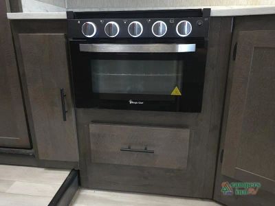 2021 Coachmen RV Leprechaun — photo 38 view