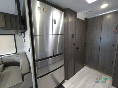 2021 Coachmen RV Leprechaun — photo 50 view