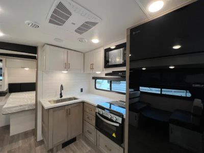 2027 Jayco NORTH TRAIL — photo 7 view