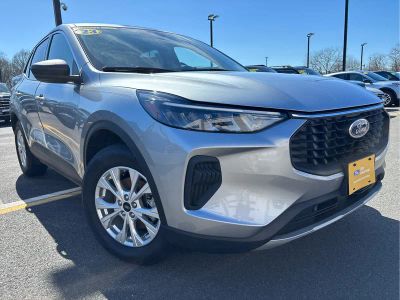 2023 Ford Escape — rear three-quarter view