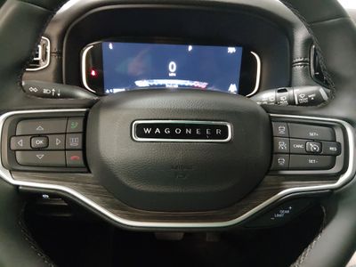 2023 Jeep Wagoneer L — photo 12 view