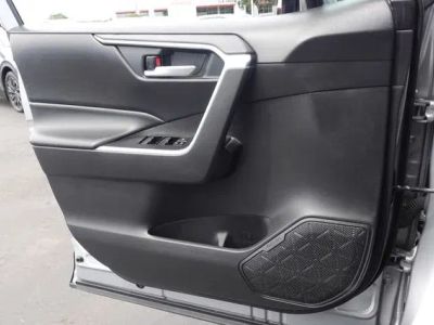 2024 Toyota RAV4 — photo 26 view