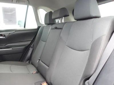 2024 Toyota RAV4 — photo 28 view