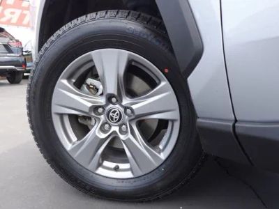 2024 Toyota RAV4 — photo 13 view