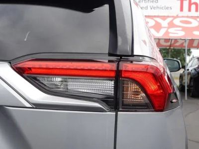 2024 Toyota RAV4 — photo 9 view