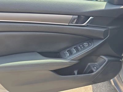 2019 Honda Accord Sedan — photo 17 view