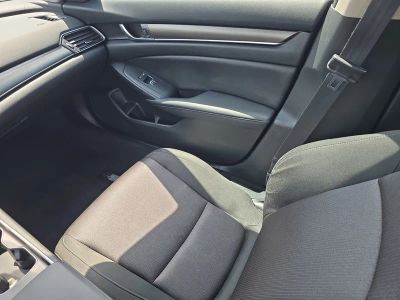 2019 Honda Accord Sedan — photo 15 view