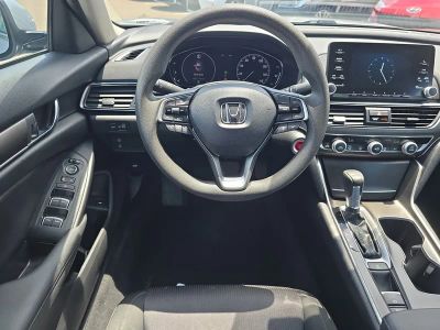 2019 Honda Accord Sedan — photo 13 view
