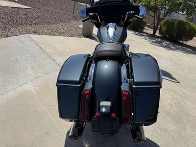 2025 Harley-Davidson FLHX - Street Glide — engine compartment view