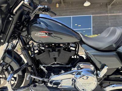 2025 Harley-Davidson FLHX - Street Glide — photo 14 view