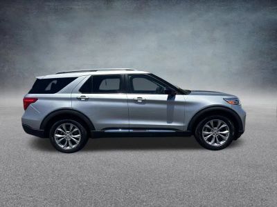 2023 Ford Explorer — side profile view