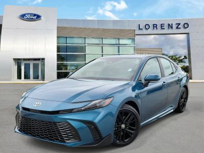2025 Toyota Camry SE in Ocean Gem — front three-quarter view