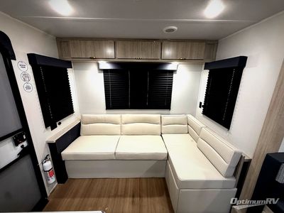 2026 East to West Acclaim - Photo 6