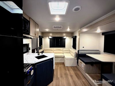 2026 East to West Acclaim - Photo 5