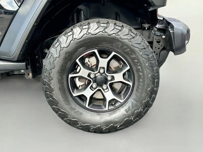 2023 Jeep Wrangler — photo 30 view